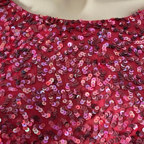 NWT RED GLITTER TOP - Picture 3 of 3